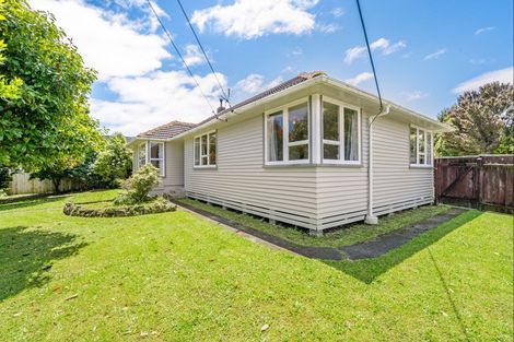 Photo of property in 2 Mary Crescent, Elderslea, Upper Hutt, 5018