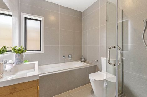 Photo of property in 19 Cara Avenue, Kumeu, 0810