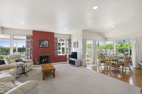 Photo of property in 84 Rushgreen Avenue, Pahurehure, Papakura, 2113