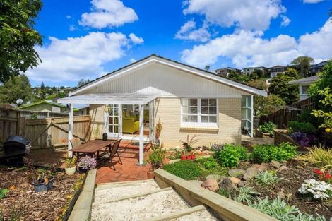 Photo of property in 2/28 Sovereign Place, Glenfield, Auckland, 0629