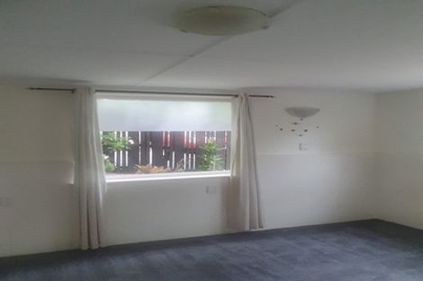 Photo of property in 102 Saddleback Rise, Murrays Bay, Auckland, 0630