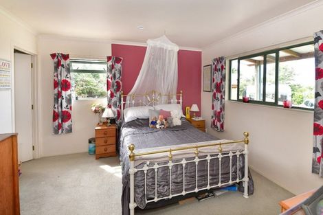 Photo of property in 39 Crosland Road, South Head, Helensville, 0874