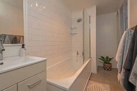 Photo of property in 29c Stewart Crescent, Hokowhitu, Palmerston North, 4410