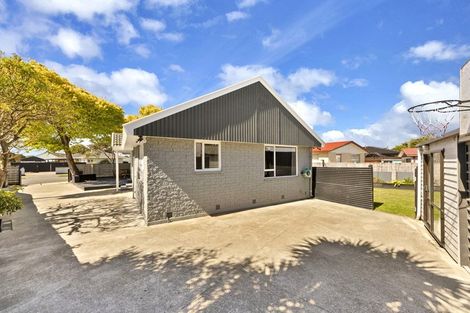 Photo of property in 28 Saint Heliers Crescent, Aranui, Christchurch, 8061