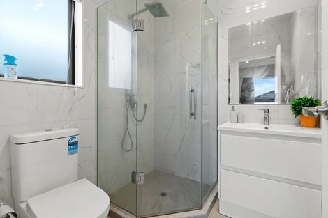 Photo of property in 10 Twin Parks Rise, Papakura, 2110