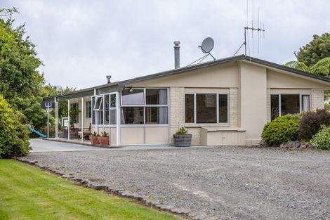 Photo of property in 22 Tiratu Road, Dannevirke, 4976