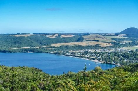 Photo of property in 2 Kahikatea Drive, Kinloch, Taupo, 3377