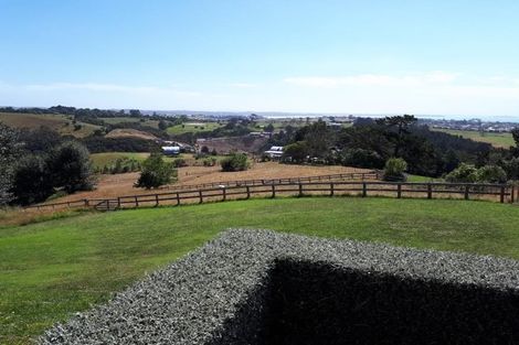 Photo of property in 73 Keanes Road, Maraetai, Howick, 2571