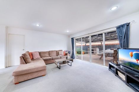 Photo of property in 12 Emmerdale Avenue, Papakura, 2110