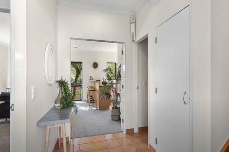 Photo of property in 2/7 Carleton Terrace, Tawa, Wellington, 5028