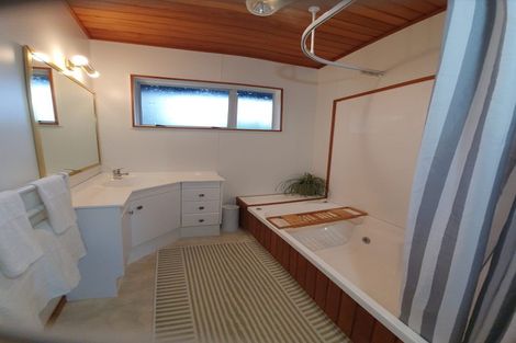 Photo of property in 8 Toporoa View, Ascot Park, Porirua, 5024