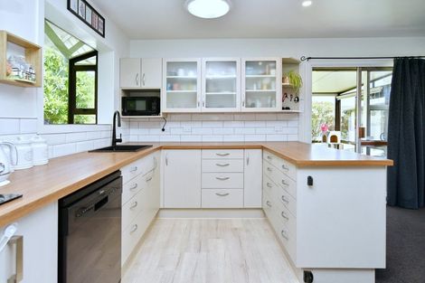 Photo of property in 15 Emlyn Place, Avondale, Christchurch, 8061