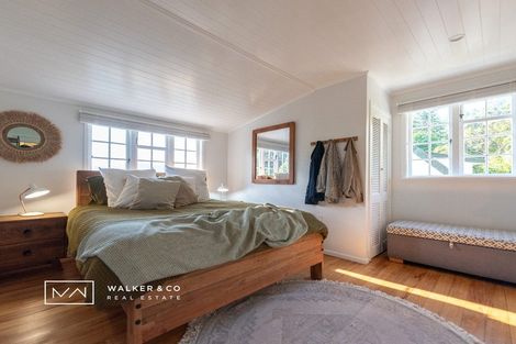 Photo of property in 4 Elmslie Road, Pinehaven, Upper Hutt, 5019