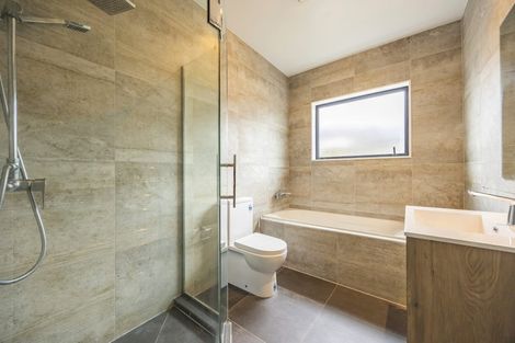 Photo of property in 15 Ropere Street, Kumeu, 0810