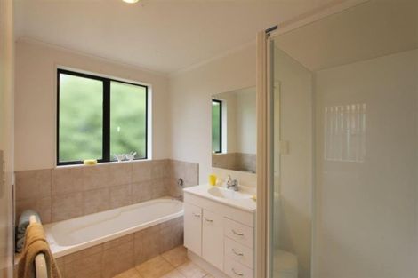 Photo of property in 4 Wairere Road, The Gardens, Auckland, 2105