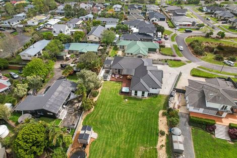 Photo of property in 18 Kahika Grove, Huapai, Kumeu, 0810