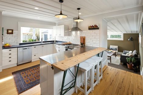 Photo of property in 152 Williams Street, Cambridge, 3434