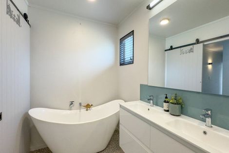 Photo of property in 1 Springfield Avenue, Ngarimu Bay, Thames, 3575