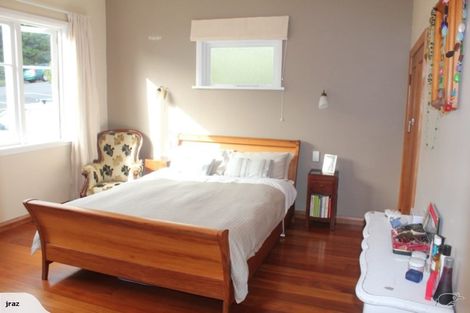 Photo of property in 9 Woburn Road, Northland, Wellington, 6012