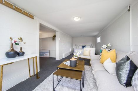 Photo of property in 20 Waione Avenue, Te Atatu Peninsula, Auckland, 0610