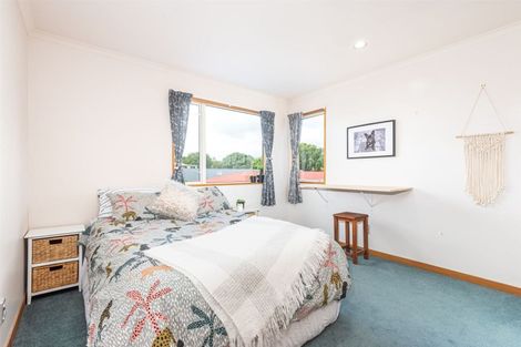 Photo of property in 408 Memorial Avenue, Burnside, Christchurch, 8053