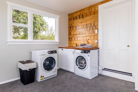 Photo of property in 43 Rhodes Street, Waimate, 7924