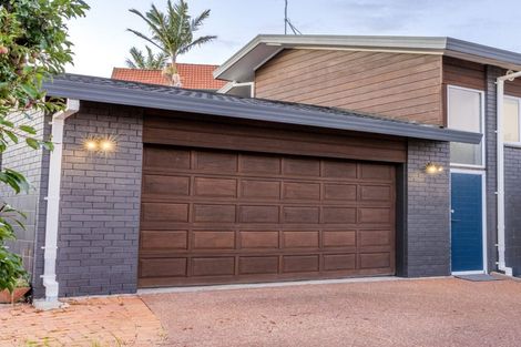 Photo of property in 19 Westpark Drive, West Harbour, Auckland, 0618