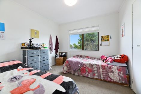 Photo of property in 19 Crosby Road, West Harbour, Auckland, 0618