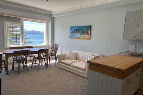 Photo of property in Sunhaven Flats, 262 Oriental Parade, Oriental Bay, Wellington, 6011
