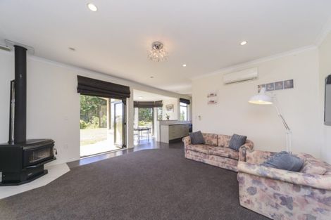 Photo of property in 302 Ngahere Park Road, Turitea, Palmerston North, 4472