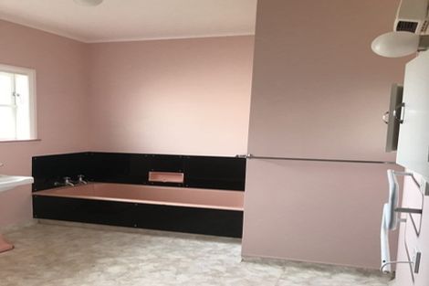 Photo of property in 16 Strathmore Avenue, Strathmore Park, Wellington, 6022