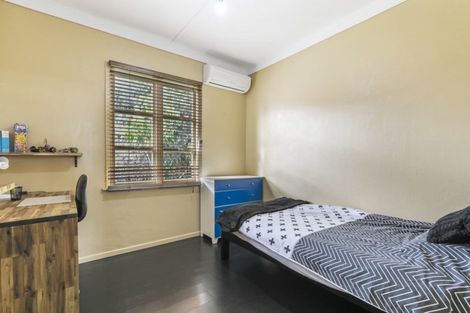 Photo of property in 142 Titirangi Road, New Lynn, Auckland, 0600