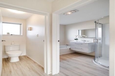 Photo of property in 1/125 Prestons Road, Redwood, Christchurch, 8051