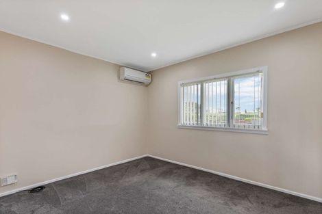 Photo of property in 73 Kenderdine Road, Papatoetoe, Auckland, 2025