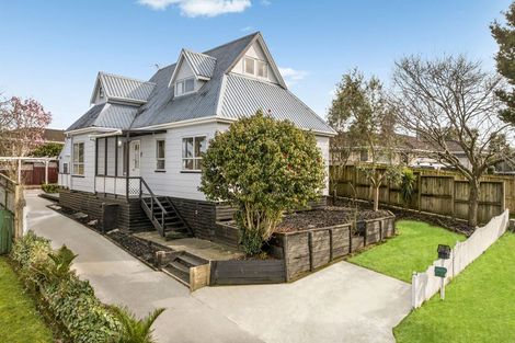 Photo of property in 44 Eugenia Rise, Totara Heights, Auckland, 2105