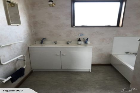 Photo of property in 3 Calder Place, Winton, 9720