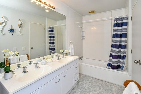 Photo of property in 187 Walter Strevens Drive, Conifer Grove, Takanini, 2112