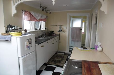 Photo of property in 2 Chaucer Road, Hospital Hill, Napier, 4110