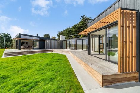 Photo of property in 43 Paekakariki Hill Road, Pauatahanui, Porirua, 5381