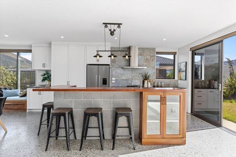 Photo of property in 13 Isthmus Place, Lake Hawea, Wanaka, 9382