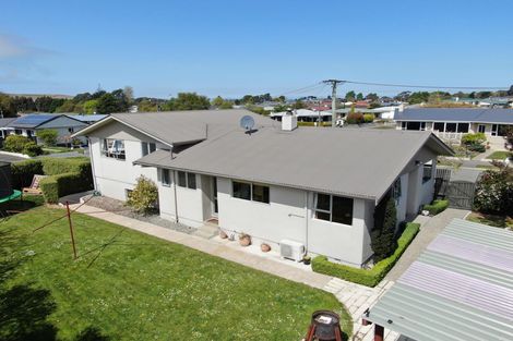 Photo of property in 27 Glendale Crescent, Holmes Hill, Oamaru, 9401