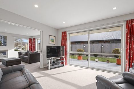 Photo of property in 42 Oakwood Drive, Rangiora, 7400