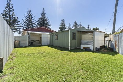 Photo of property in 21 Battiscombe Terrace, Waitara, 4320