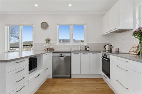 Photo of property in 12a Seaview Road, Otumoetai, Tauranga, 3110