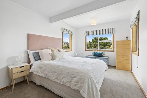 Photo of property in 58 Motuhara Road, Plimmerton, Porirua, 5026