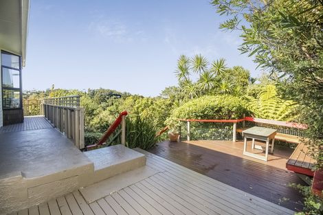 Photo of property in 10 Mceldowney Road, Titirangi, Auckland, 0604