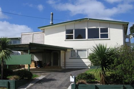 Photo of property in 24 Drome View Place, Beach Haven, Auckland, 0626