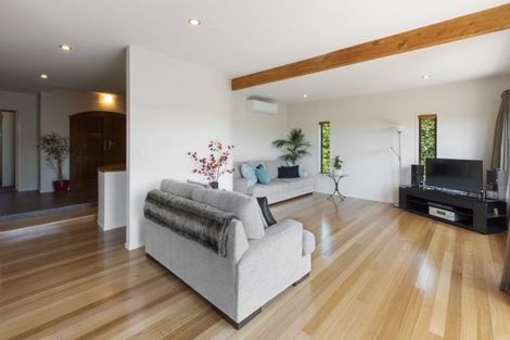 Photo of property in 4 Cove Lane, Mount Wellington, Auckland, 1060