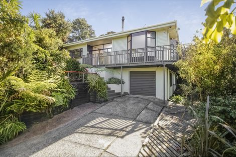 Photo of property in 10 Mceldowney Road, Titirangi, Auckland, 0604