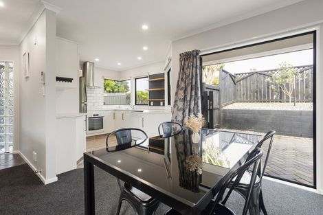 Photo of property in 51 Sunnyhills Avenue, Glenview, Hamilton, 3206